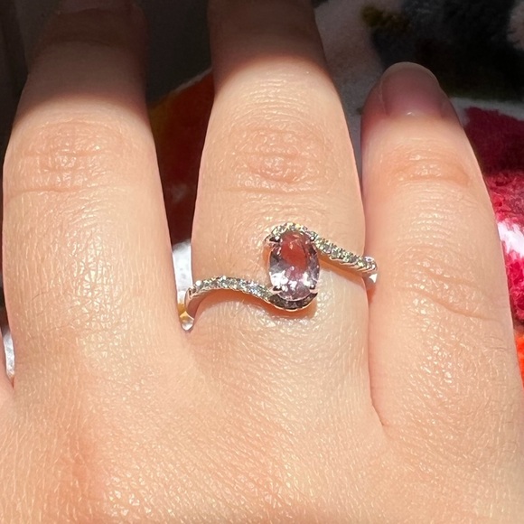 Jewelry - Women’s ring size 7